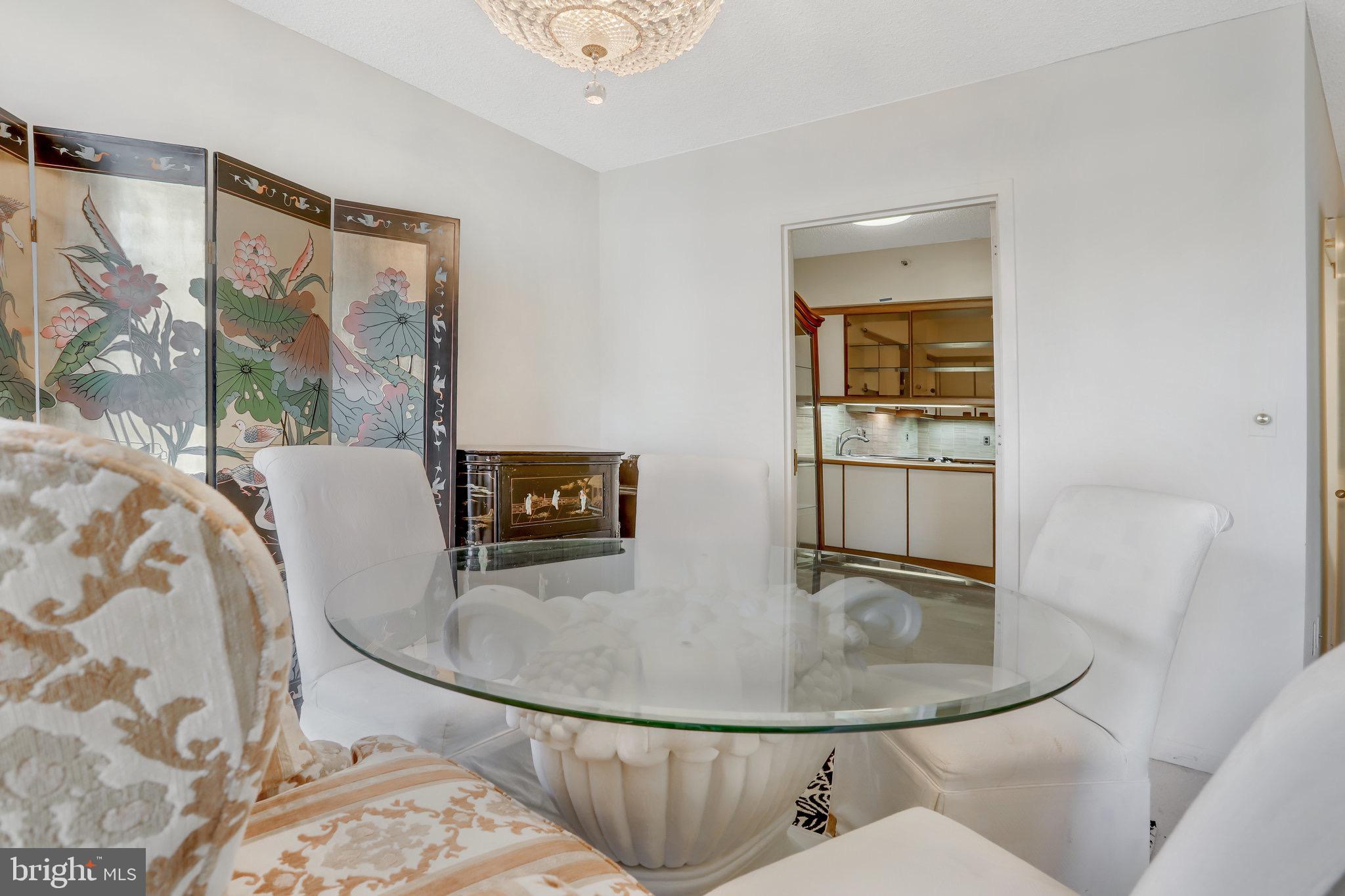 1300 Crystal Dr #901s