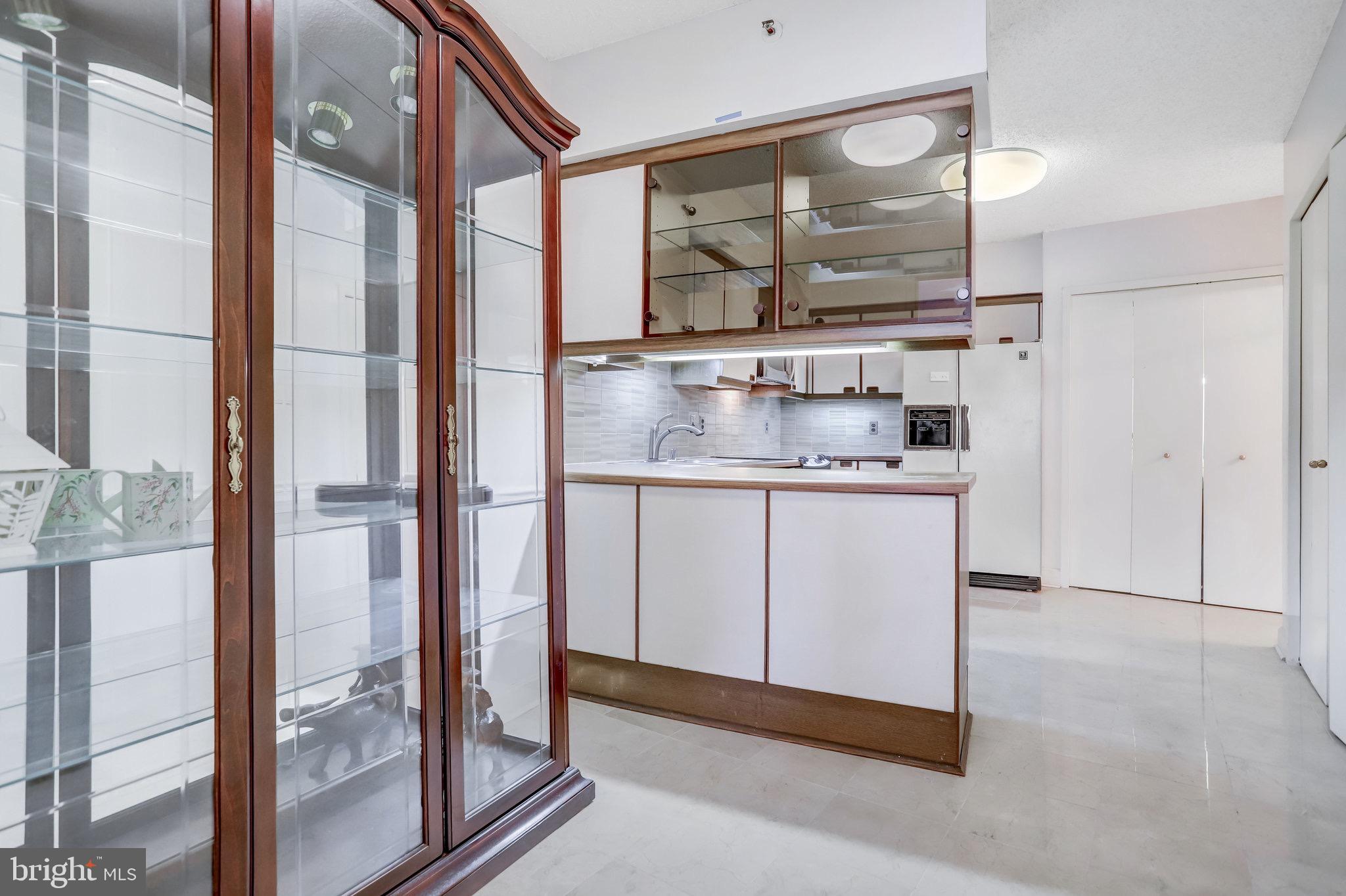 1300 Crystal Dr #901s