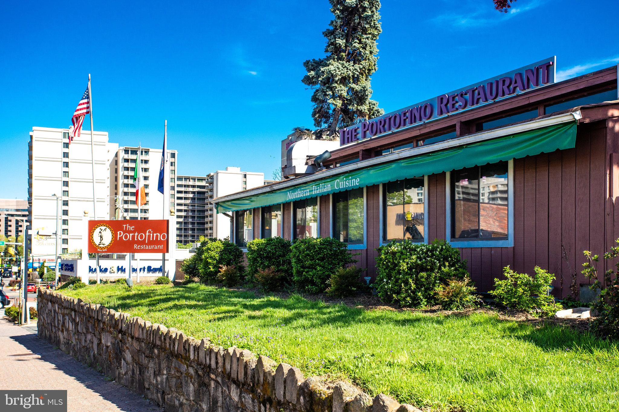 1300 Crystal Dr #901s