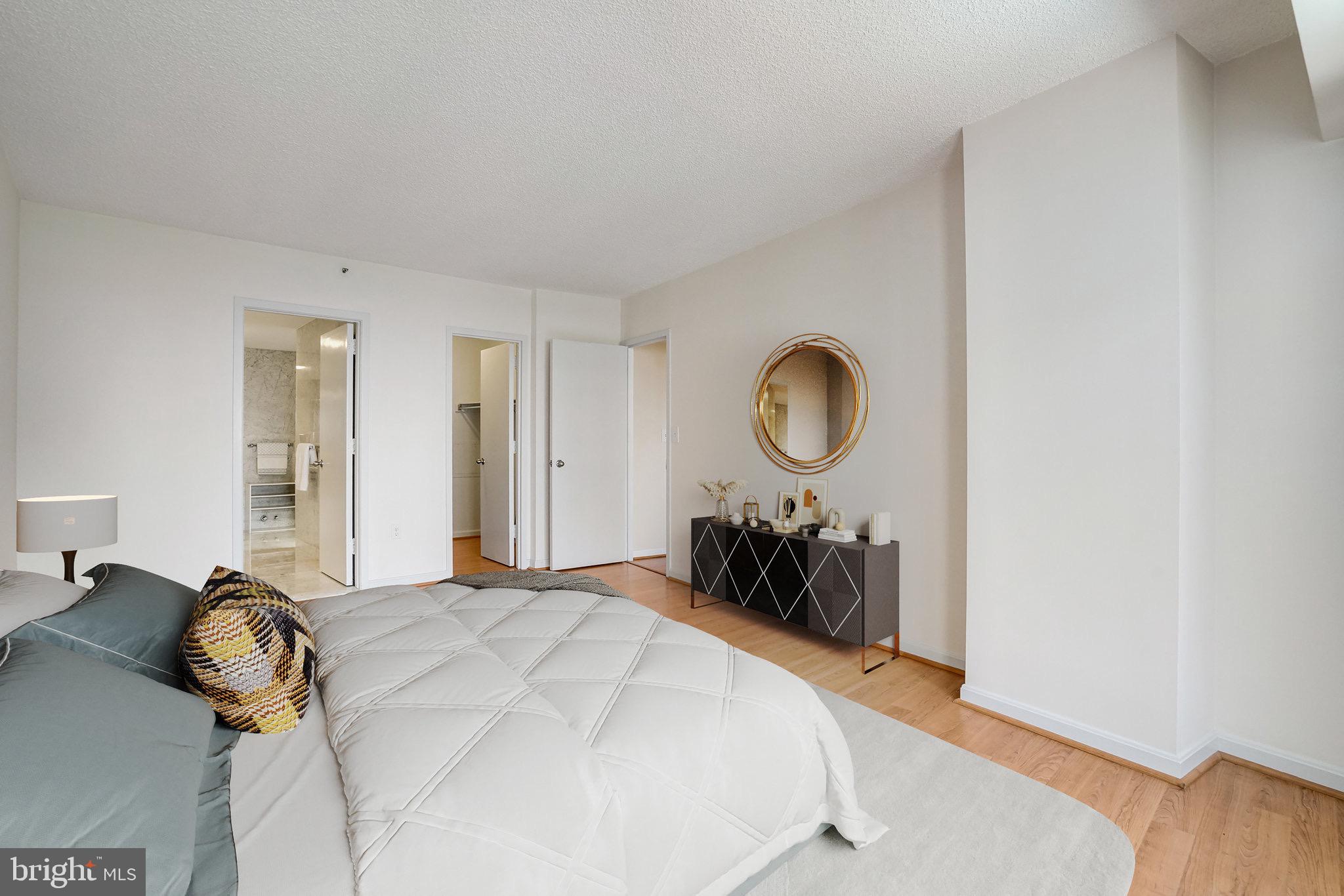 1300 Crystal Dr #1210s