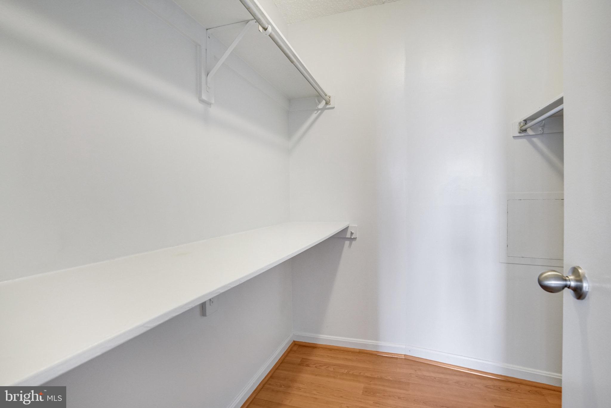 1300 Crystal Dr #1210s