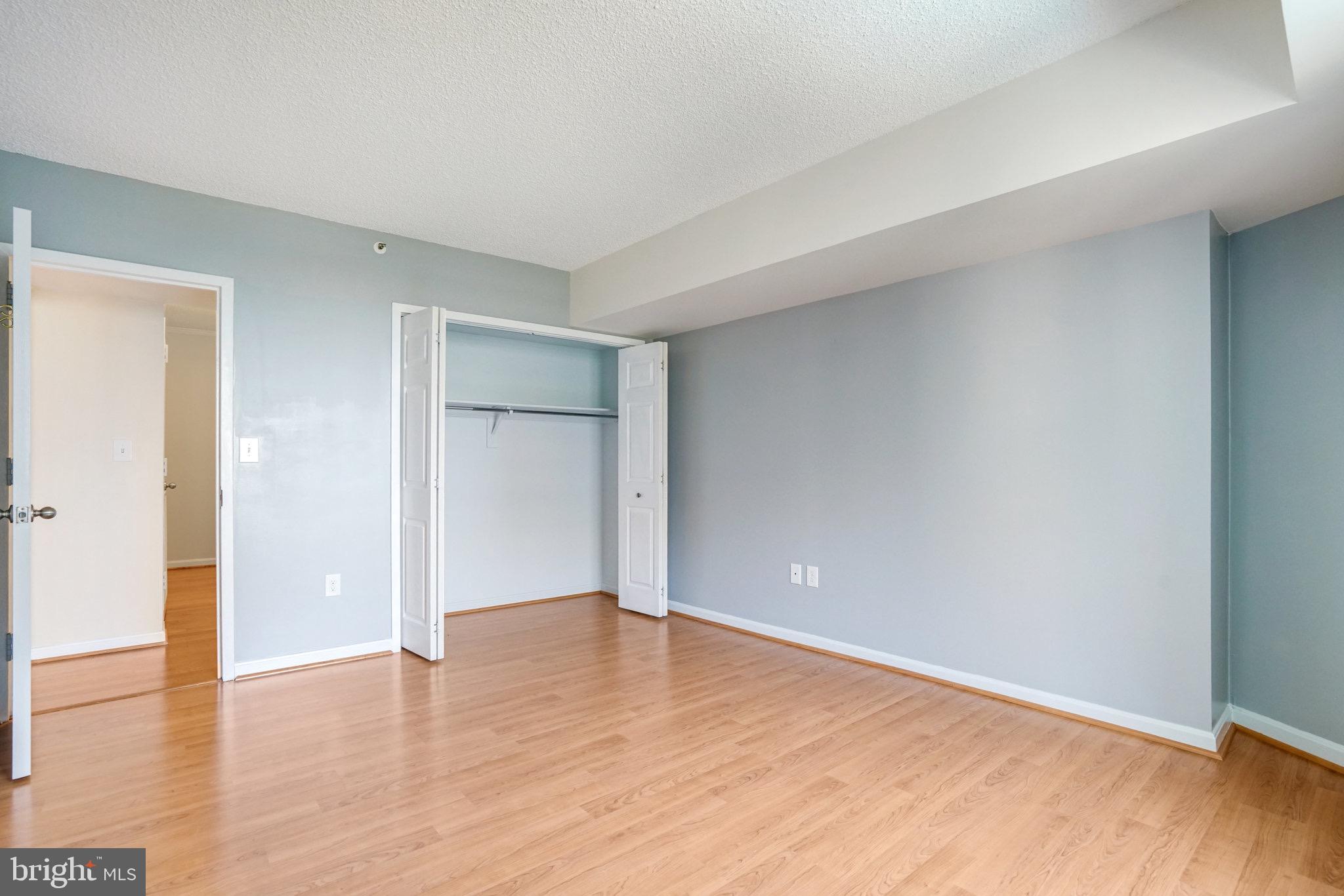 1300 Crystal Dr #1210s