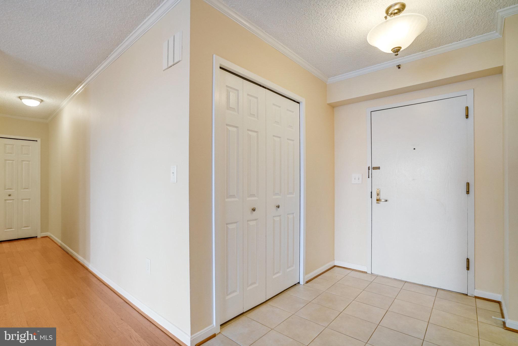 1300 Crystal Dr #1210s