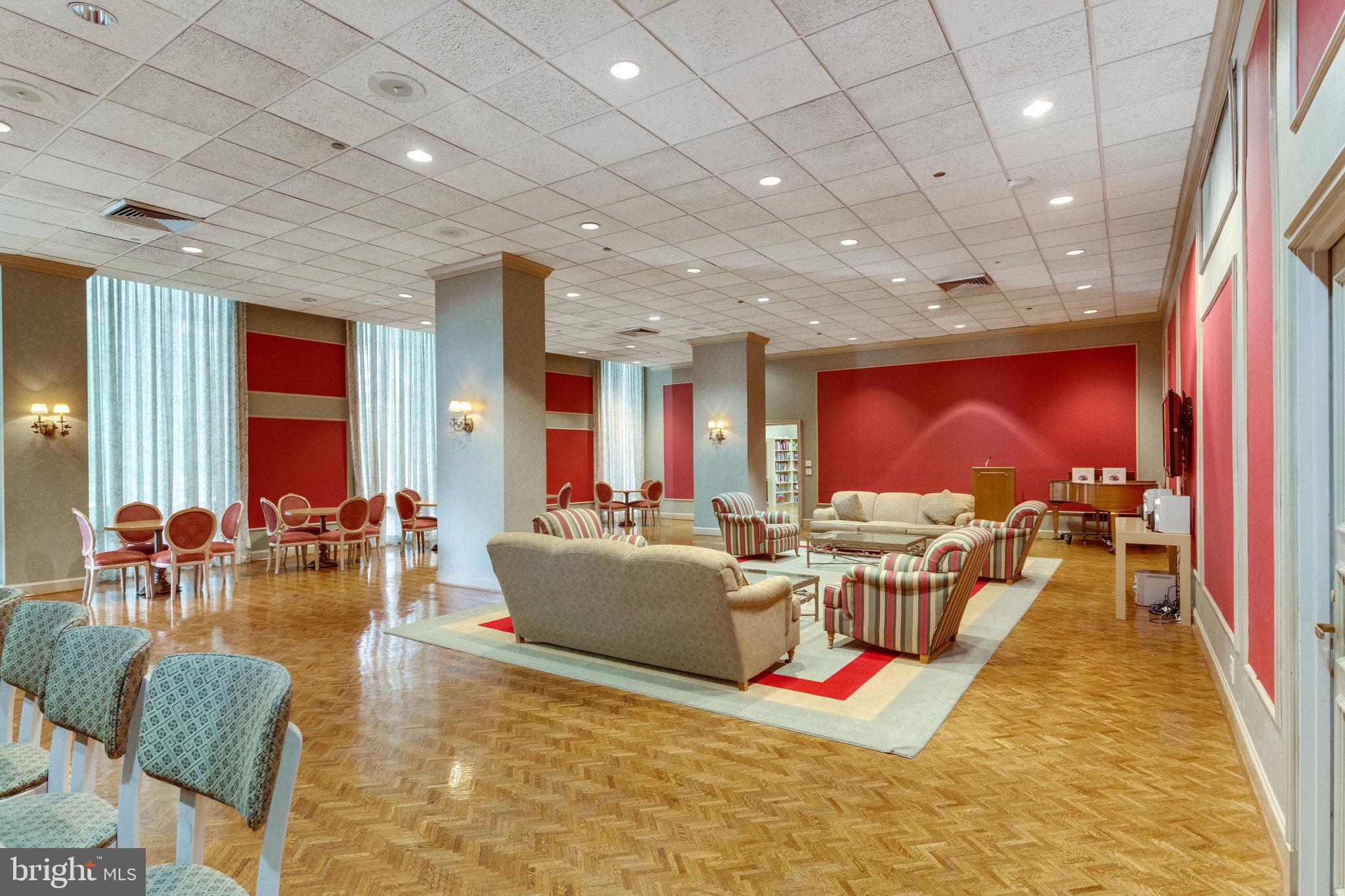 1300 Crystal Dr #1210s