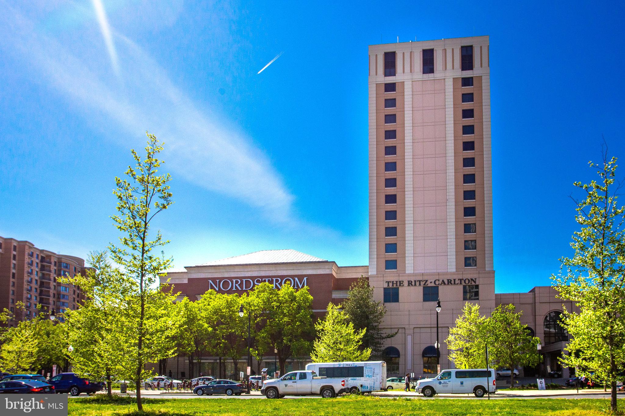 1300 Crystal Dr #1210s