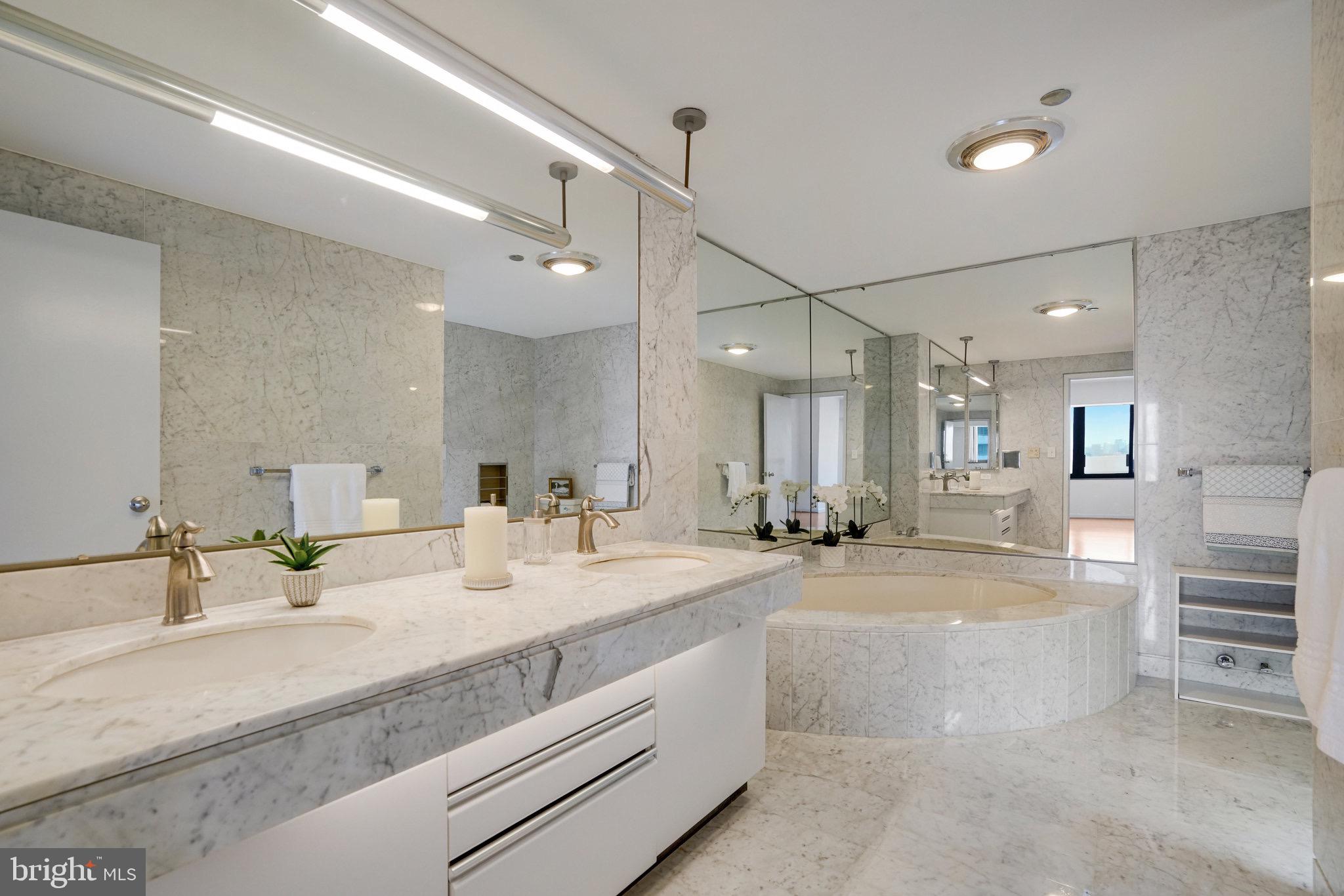 1300 Crystal Dr #1210s