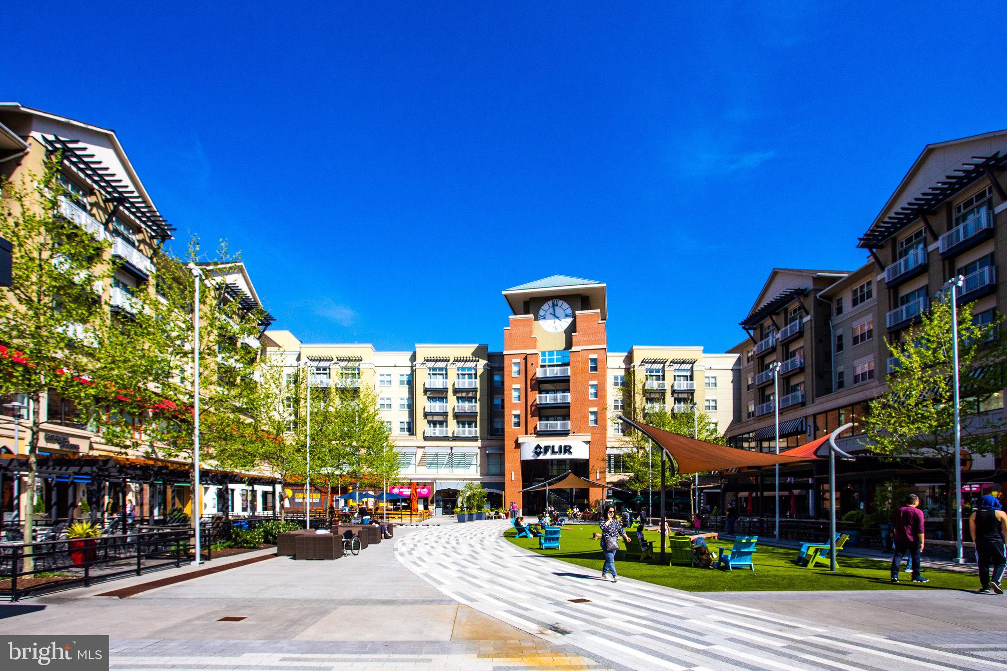 1300 Crystal Dr #1210s