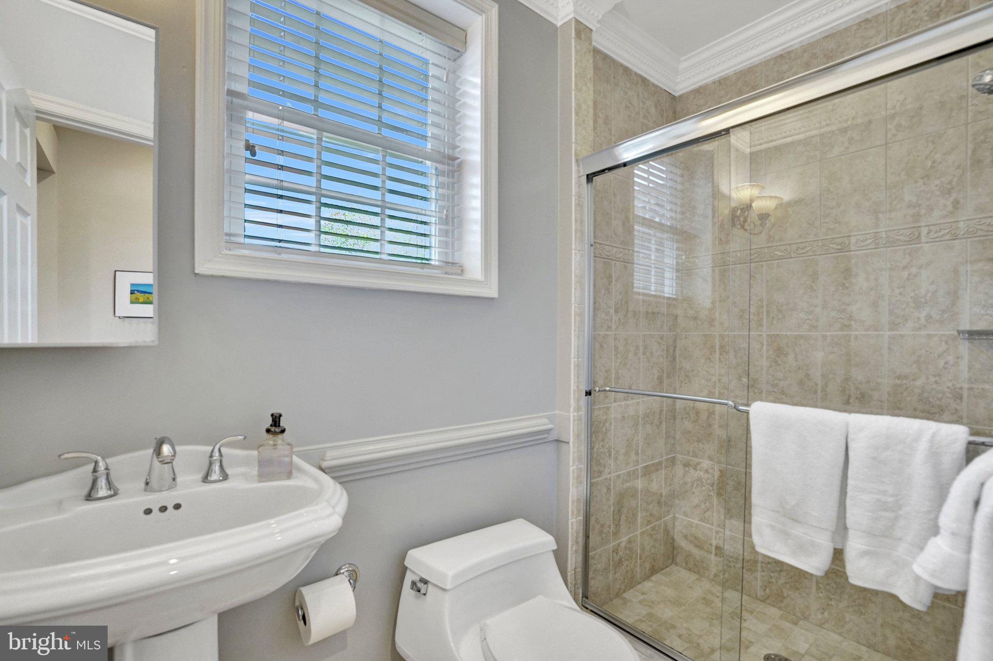 4019 N CHESTERBROOK ROAD