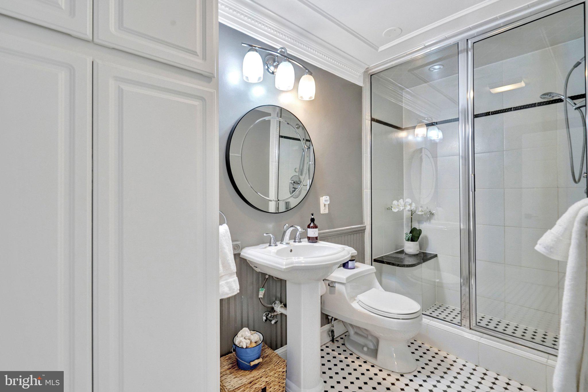 4019 N CHESTERBROOK ROAD