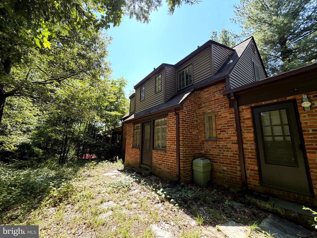 3123 MILITARY ROAD N