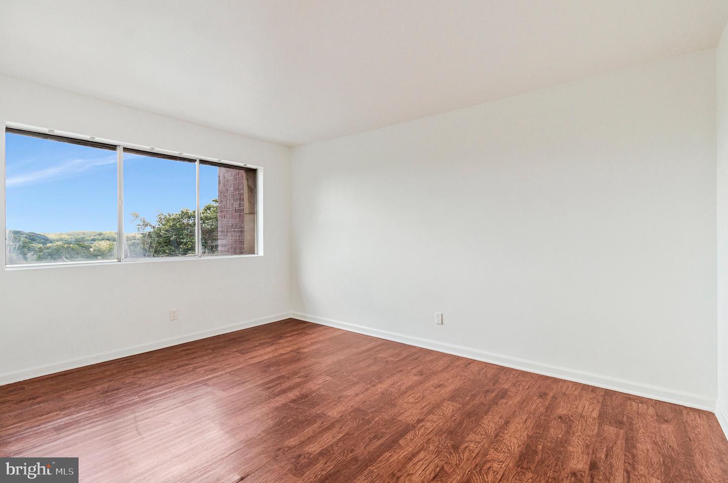 5801 Quantrell Ave #203