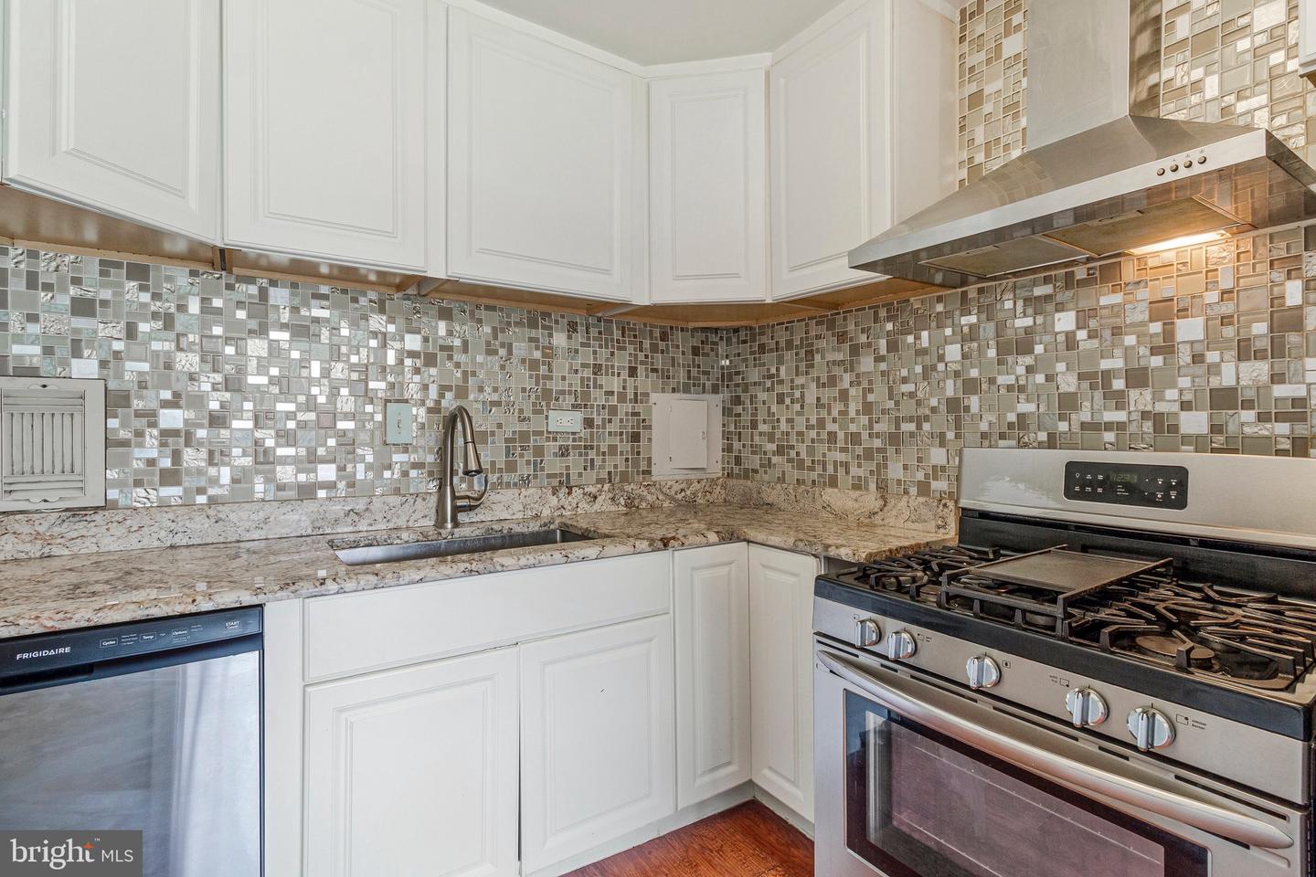 5801 Quantrell Ave #203