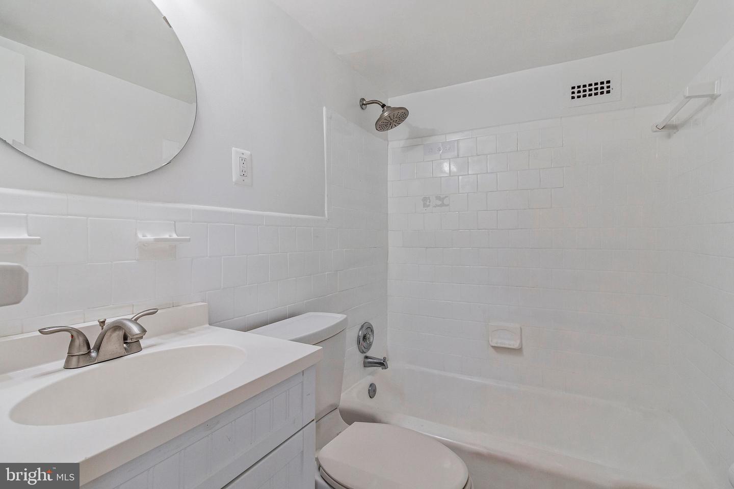 5801 Quantrell Ave #203