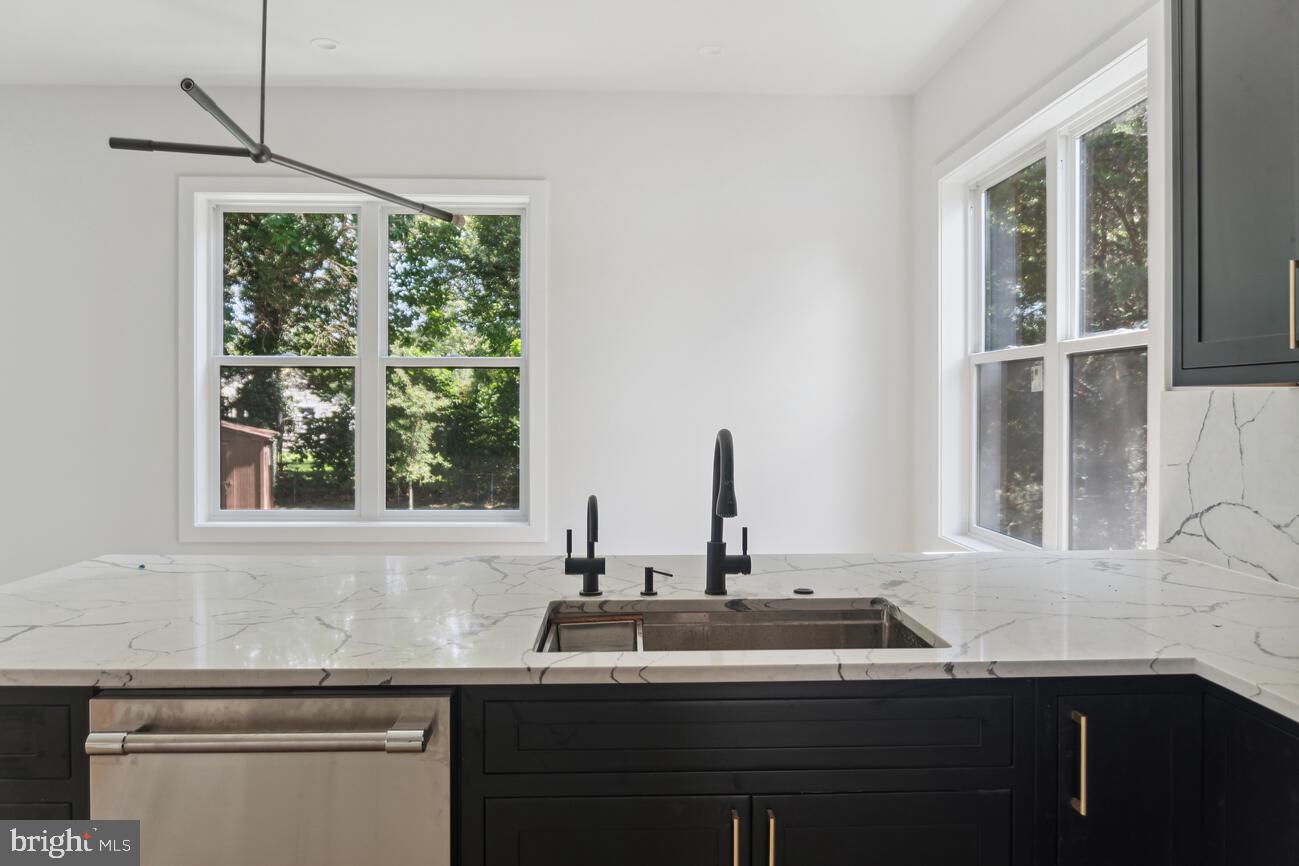 2729 Woodley Place