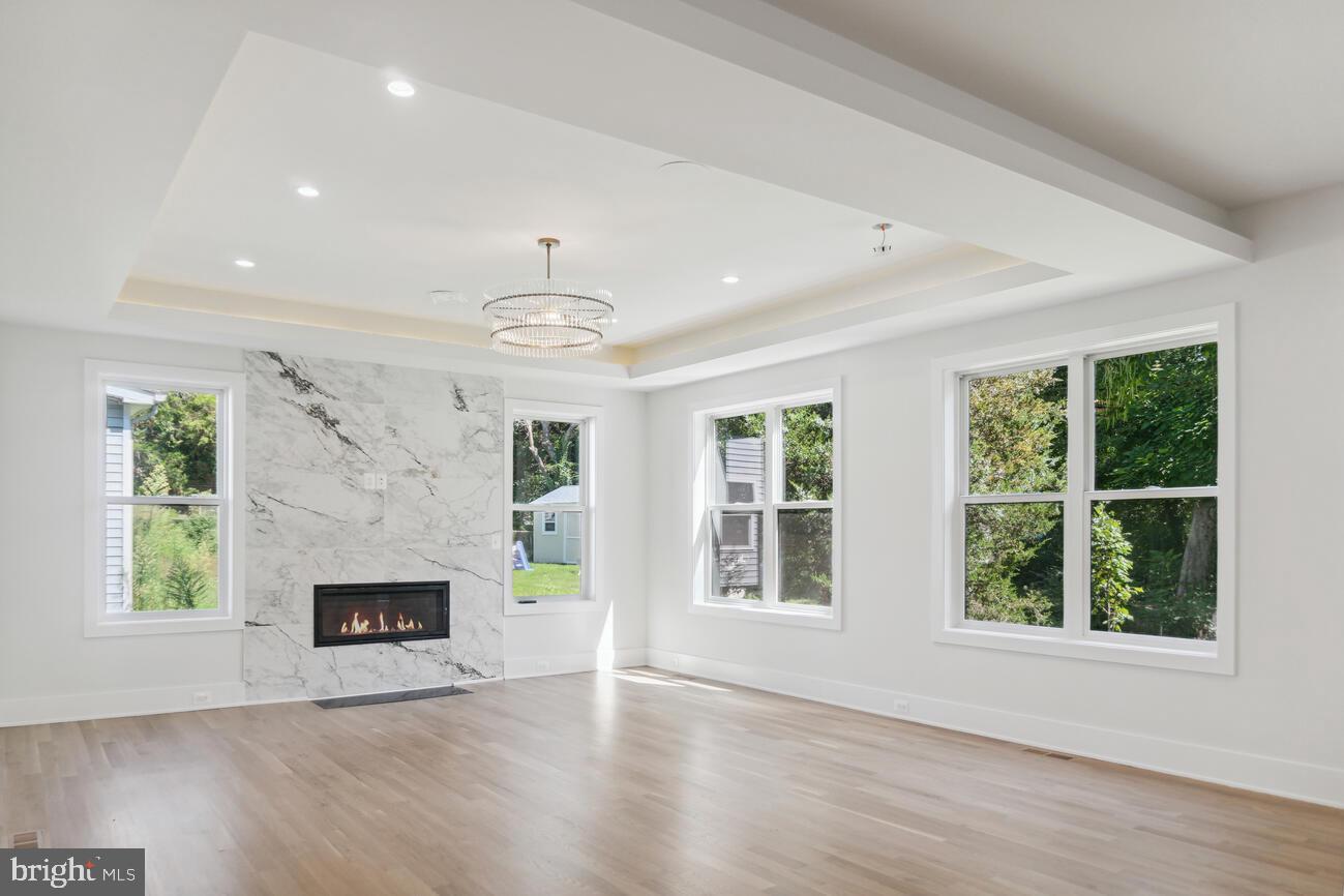 2729 Woodley Place