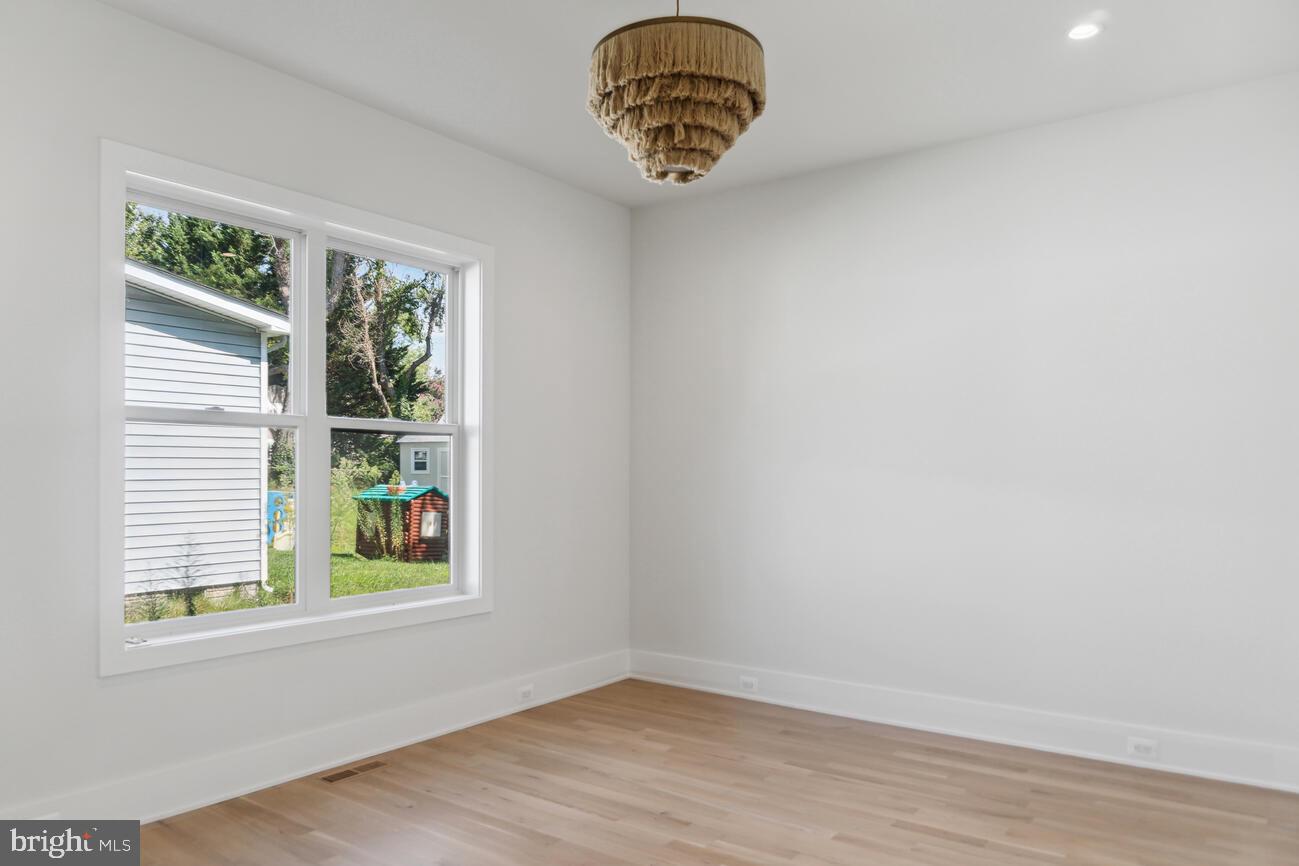 2729 Woodley Place