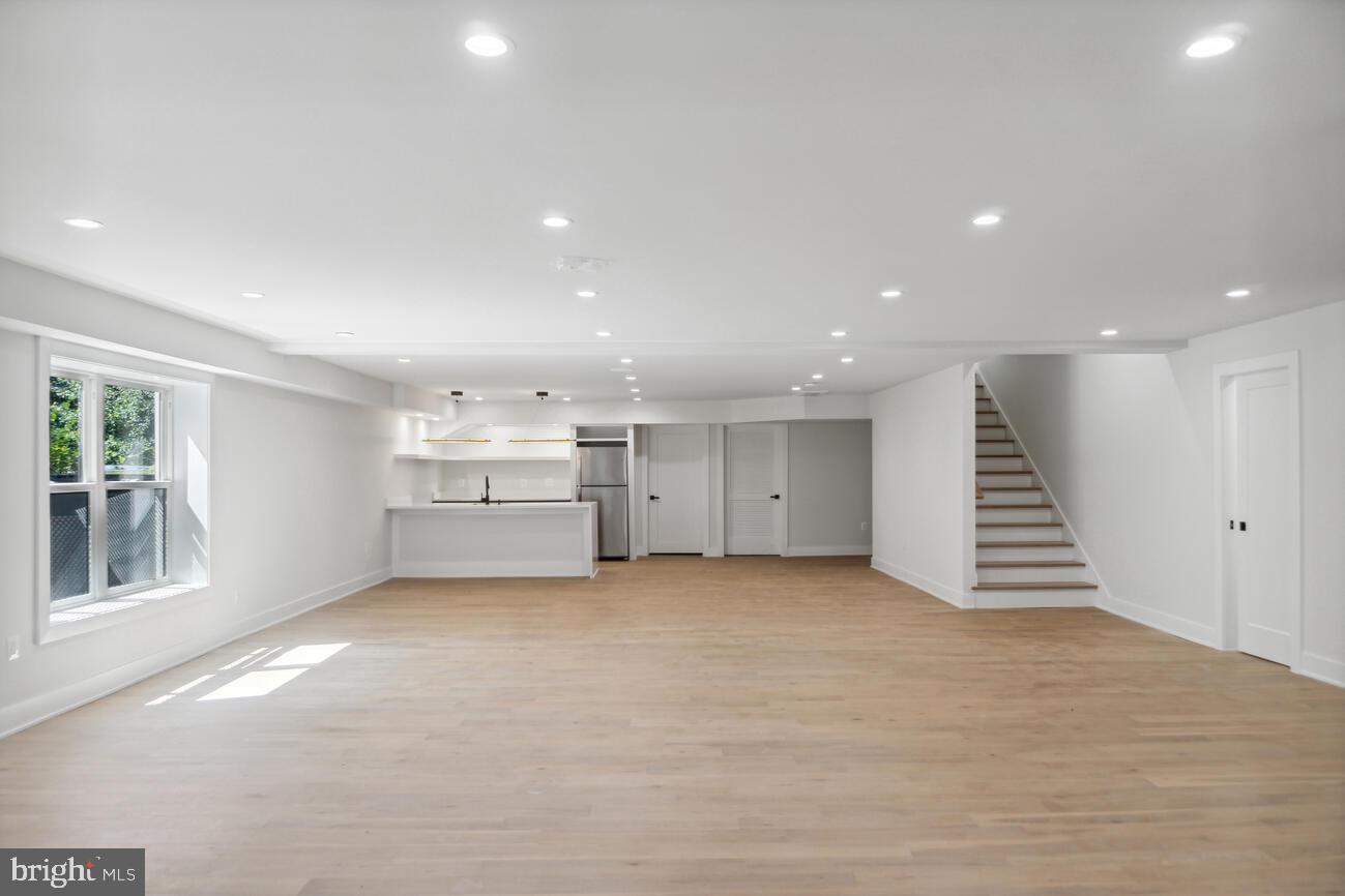 2729 Woodley Place