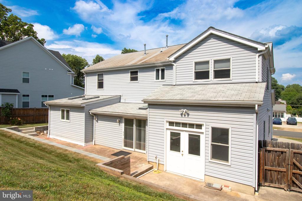 1908 Hillside Dr