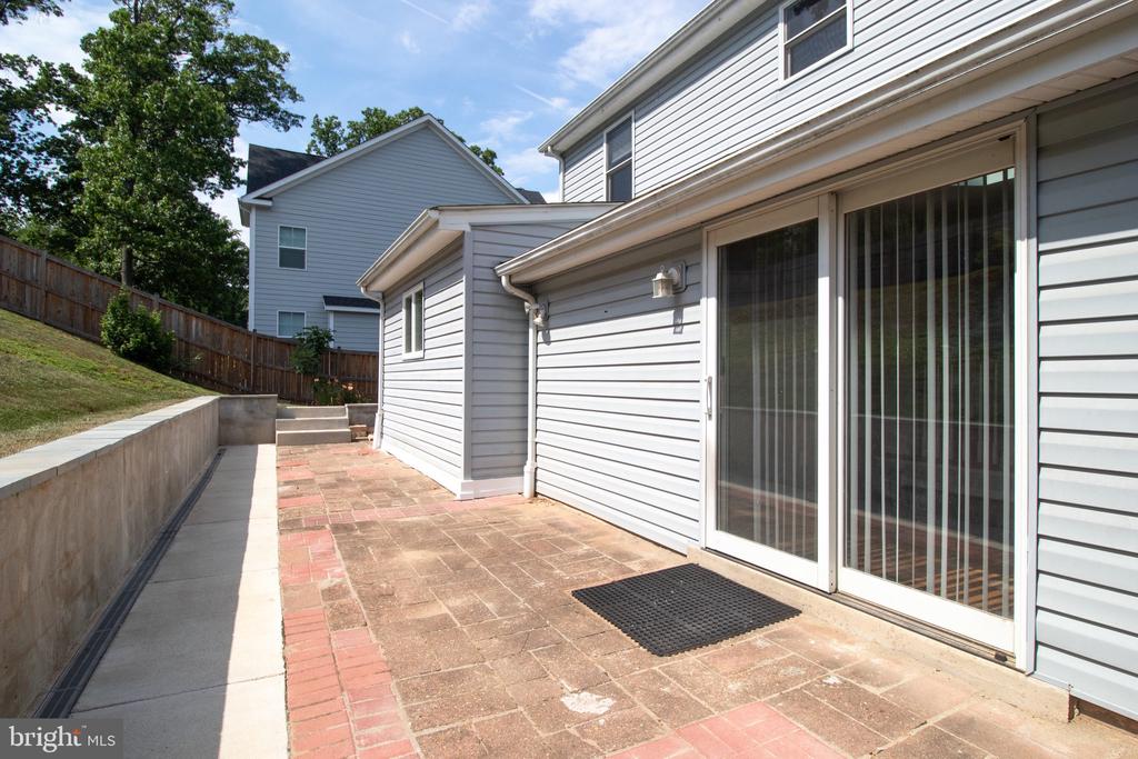 1908 Hillside Dr
