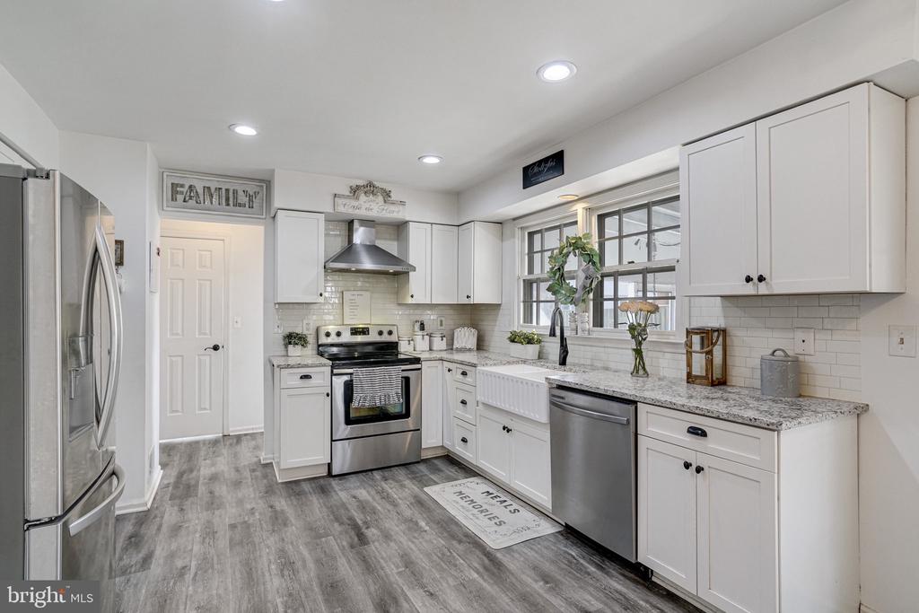 6848 Boot Ct