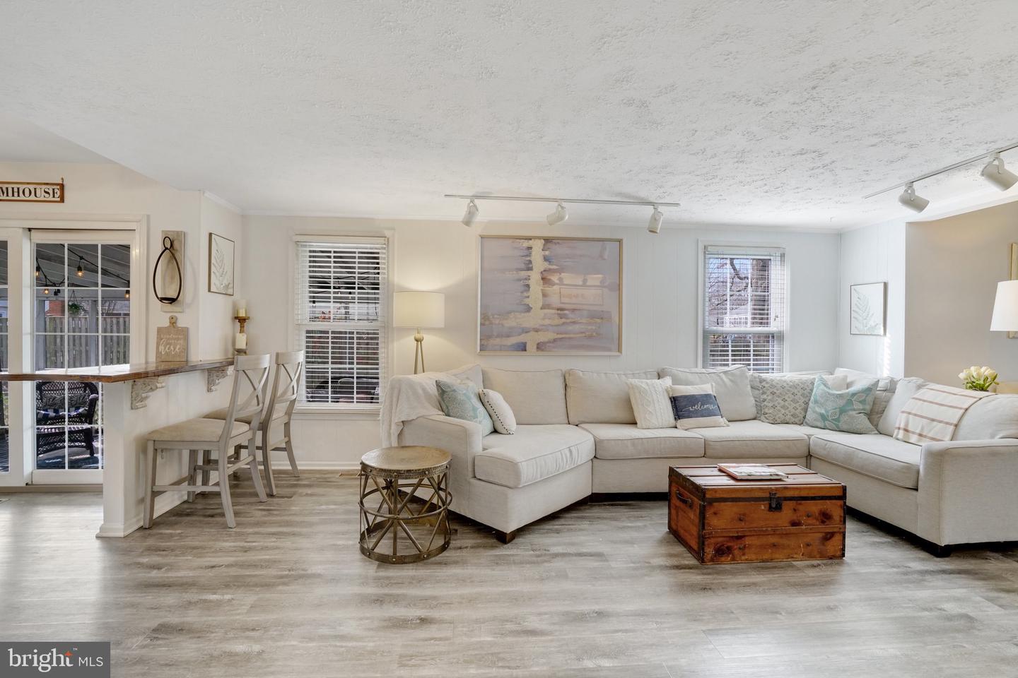 6848 Boot Ct