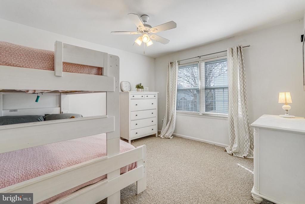 6848 Boot Ct