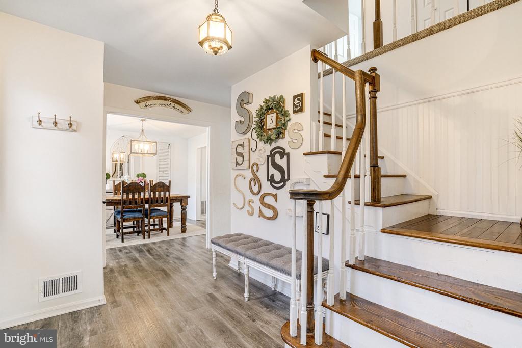 6848 Boot Ct