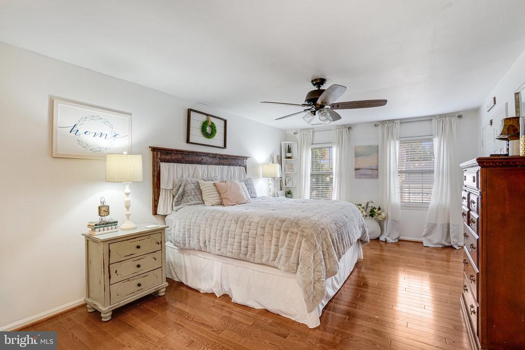 6848 Boot Ct