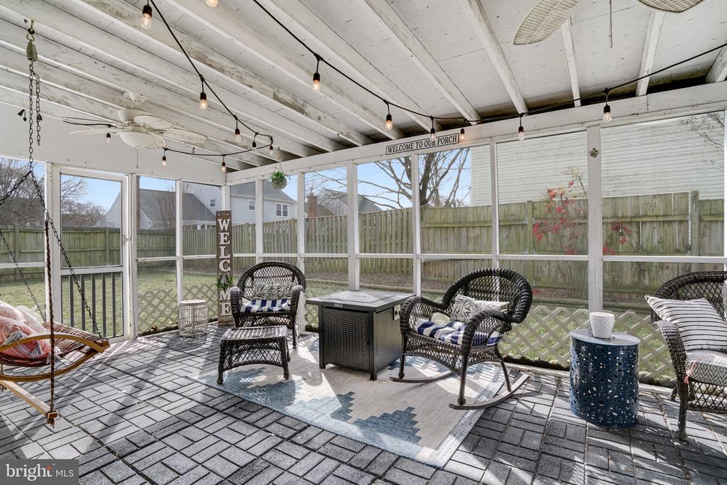 6848 Boot Ct