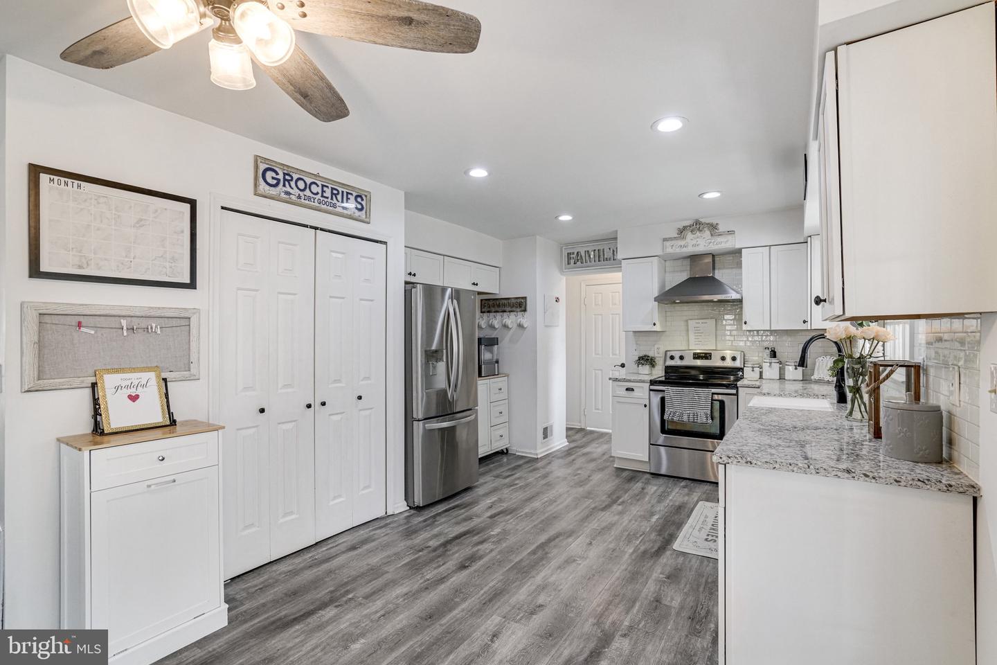 6848 Boot Ct