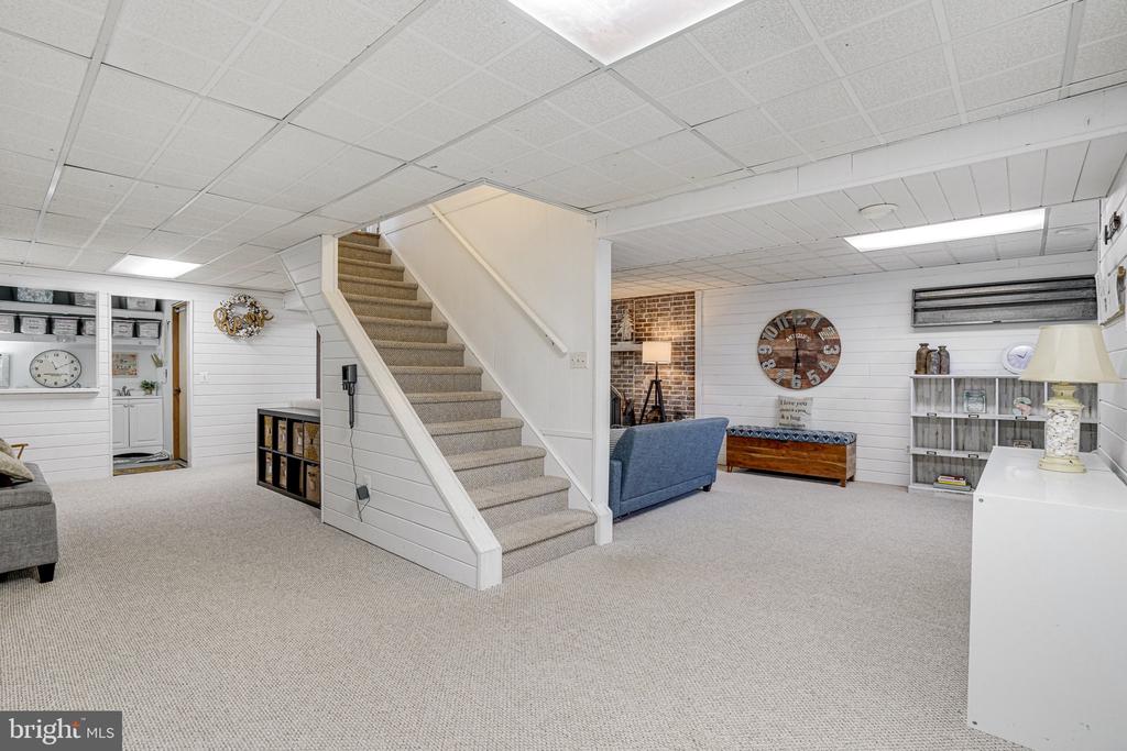 6848 Boot Ct
