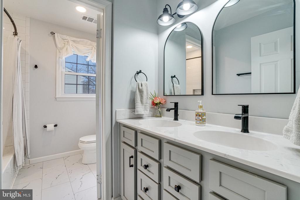 6848 Boot Ct