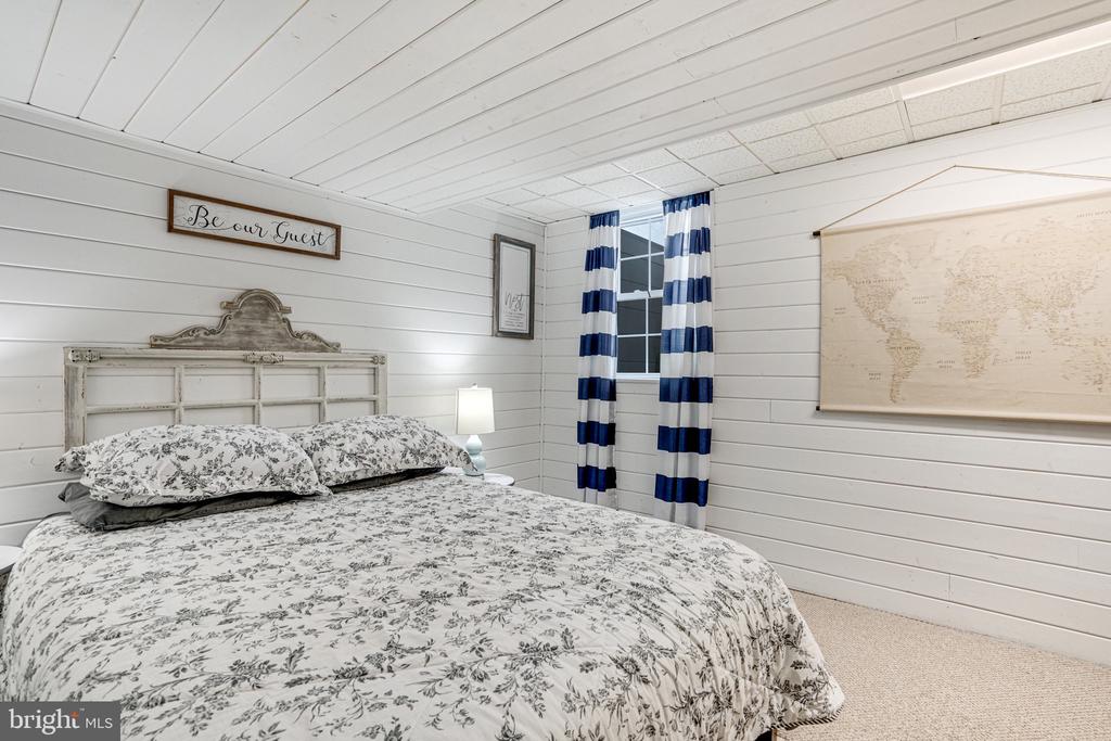6848 Boot Ct
