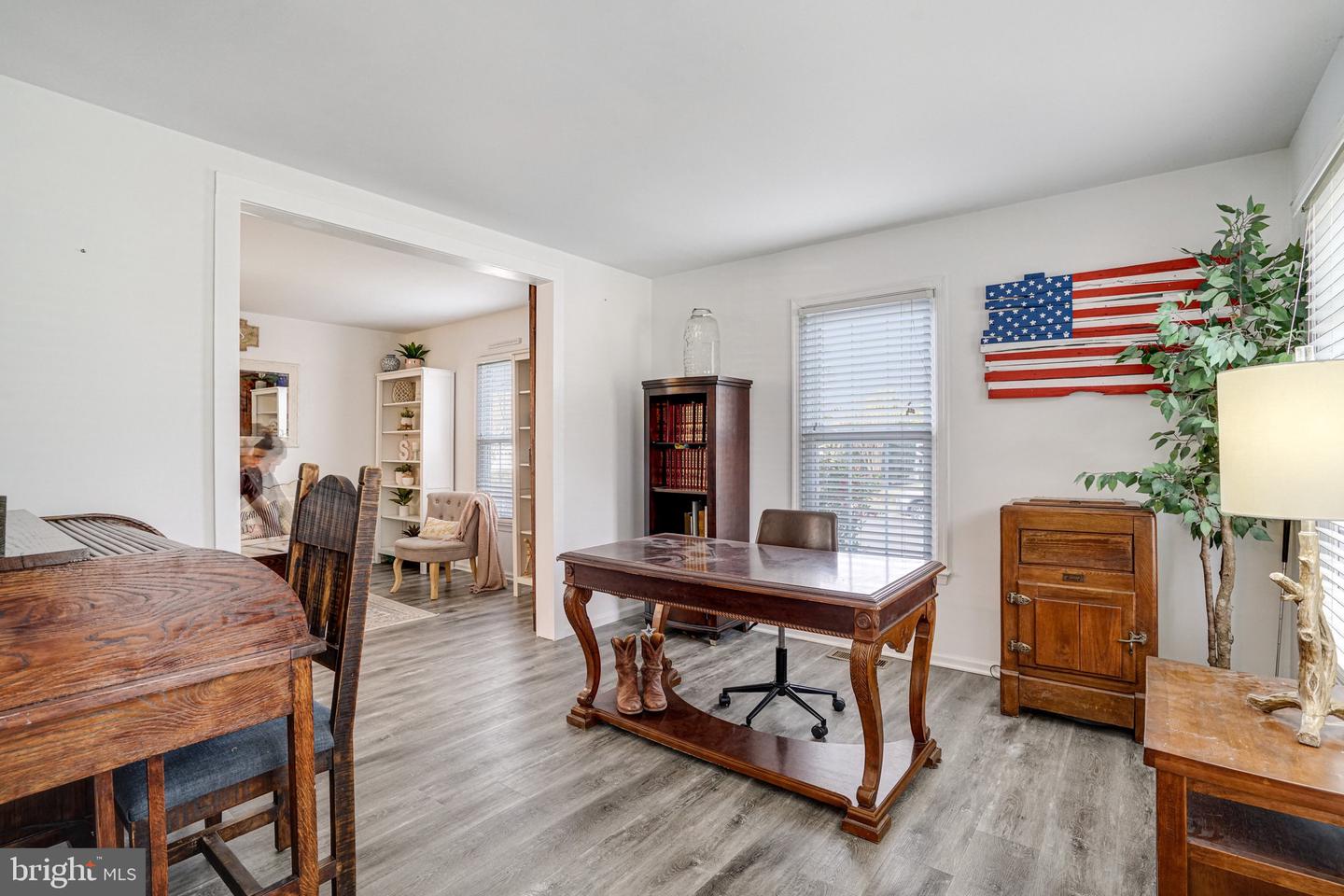 6848 Boot Ct