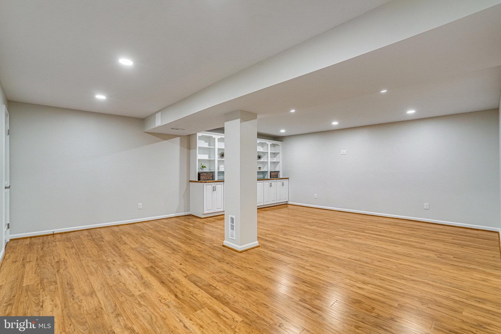 7266 Linden Tree Ln