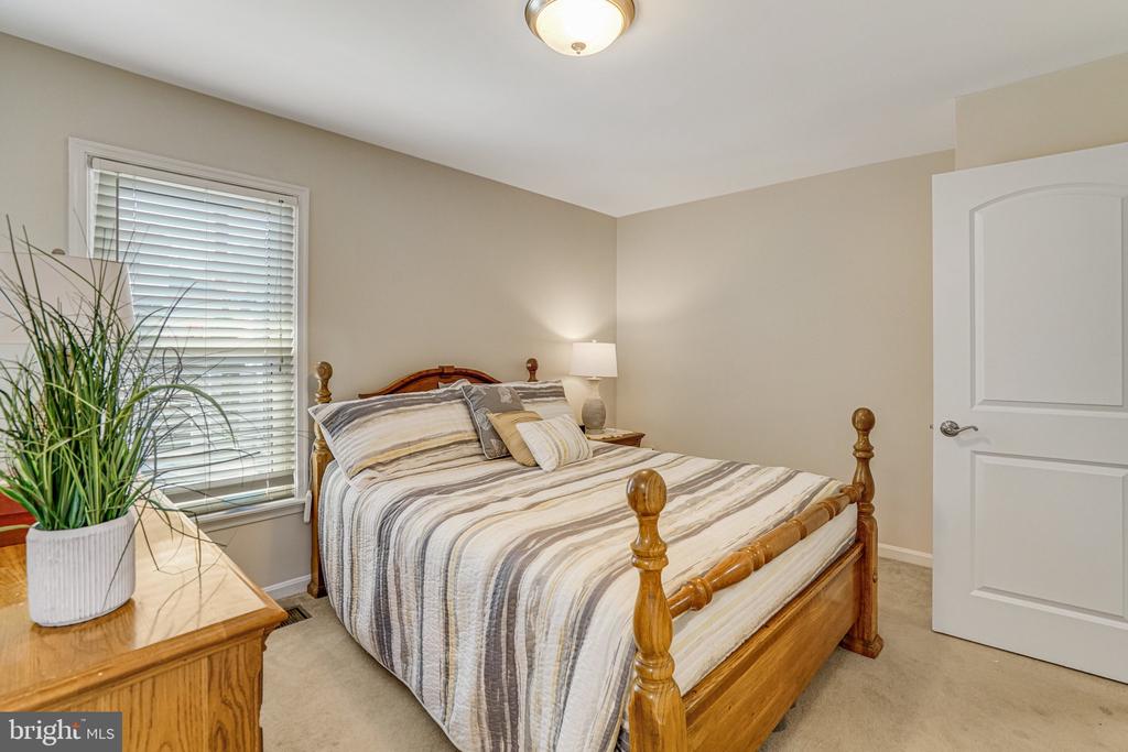 7266 Linden Tree Ln