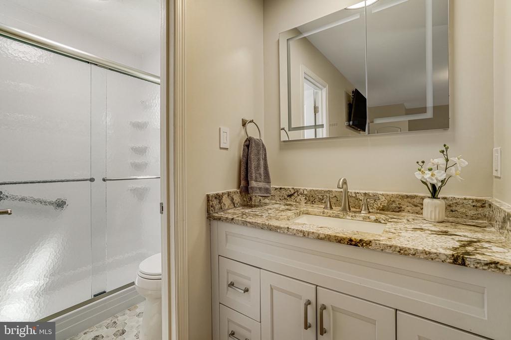7266 Linden Tree Ln