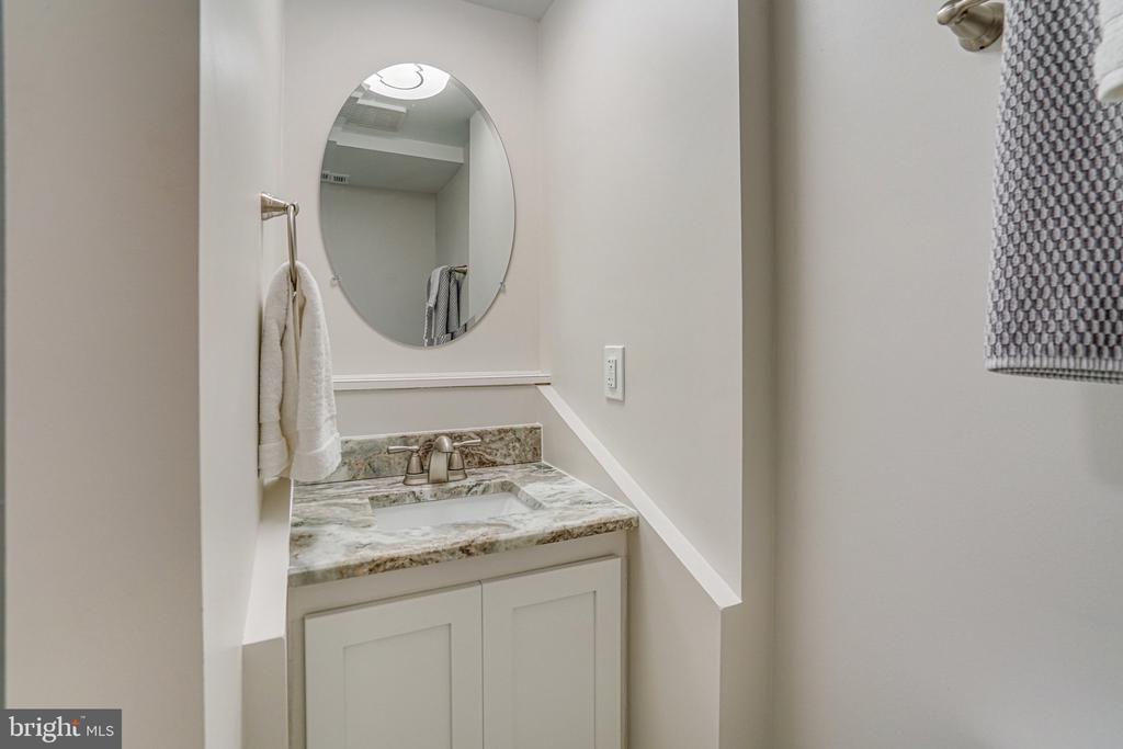7266 Linden Tree Ln