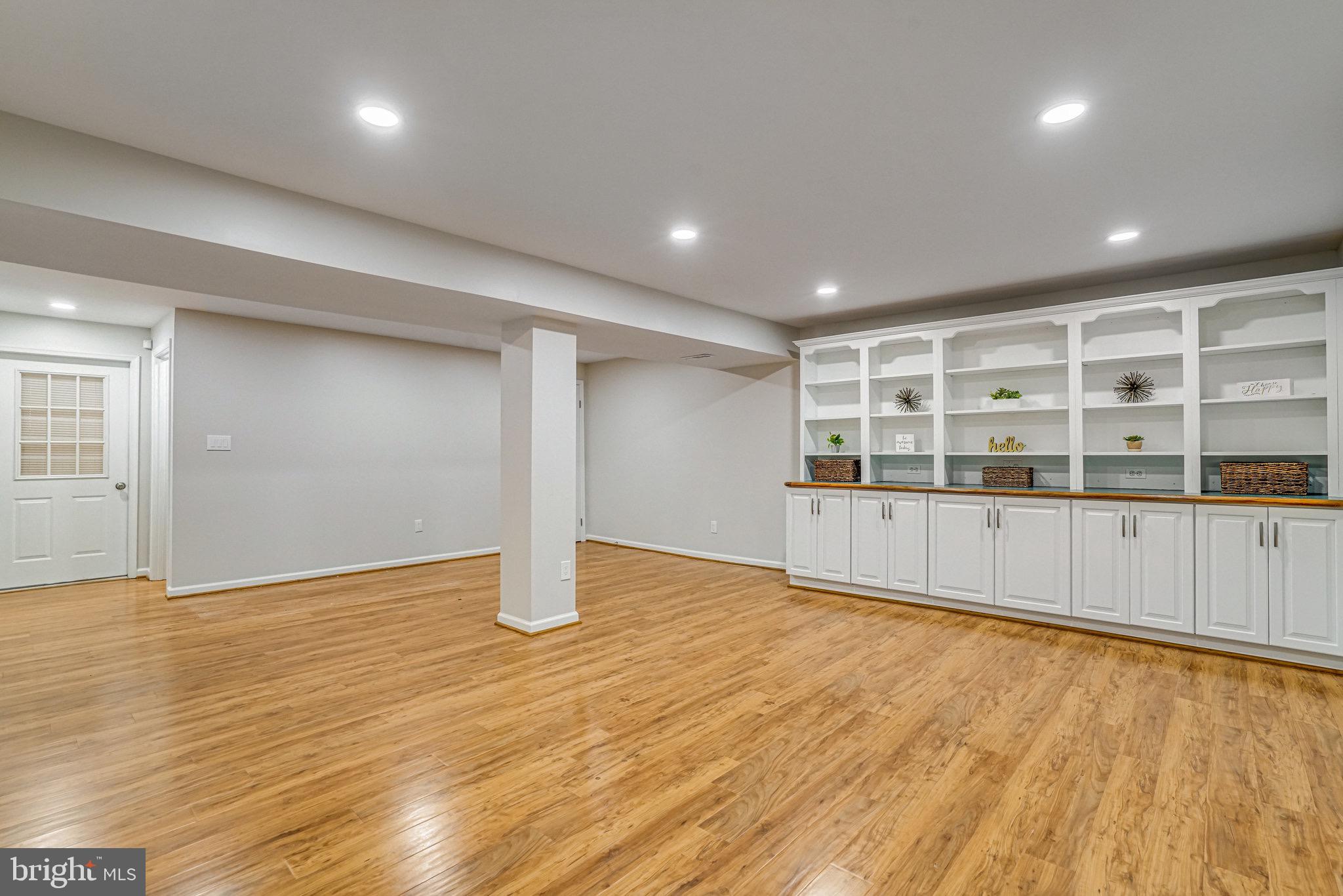 7266 Linden Tree Ln