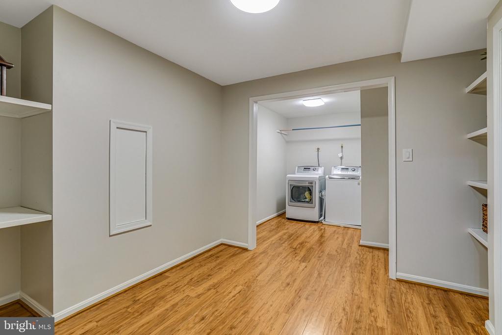 7266 Linden Tree Ln