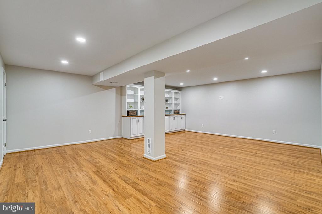 7266 Linden Tree Ln
