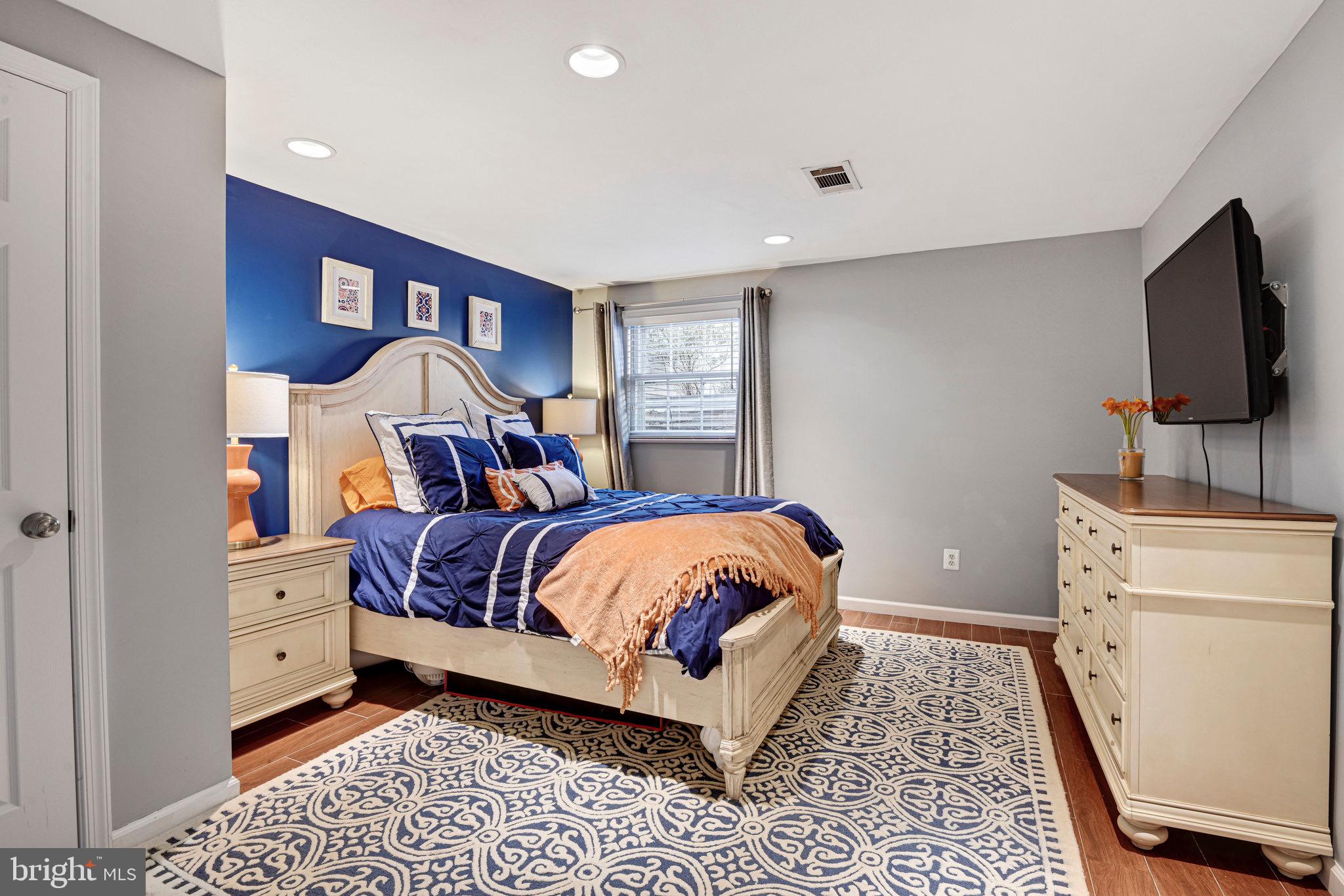 6156 Loch Raven Dr