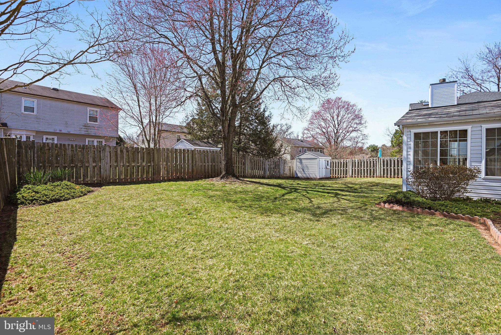 14527 William Carr Ln