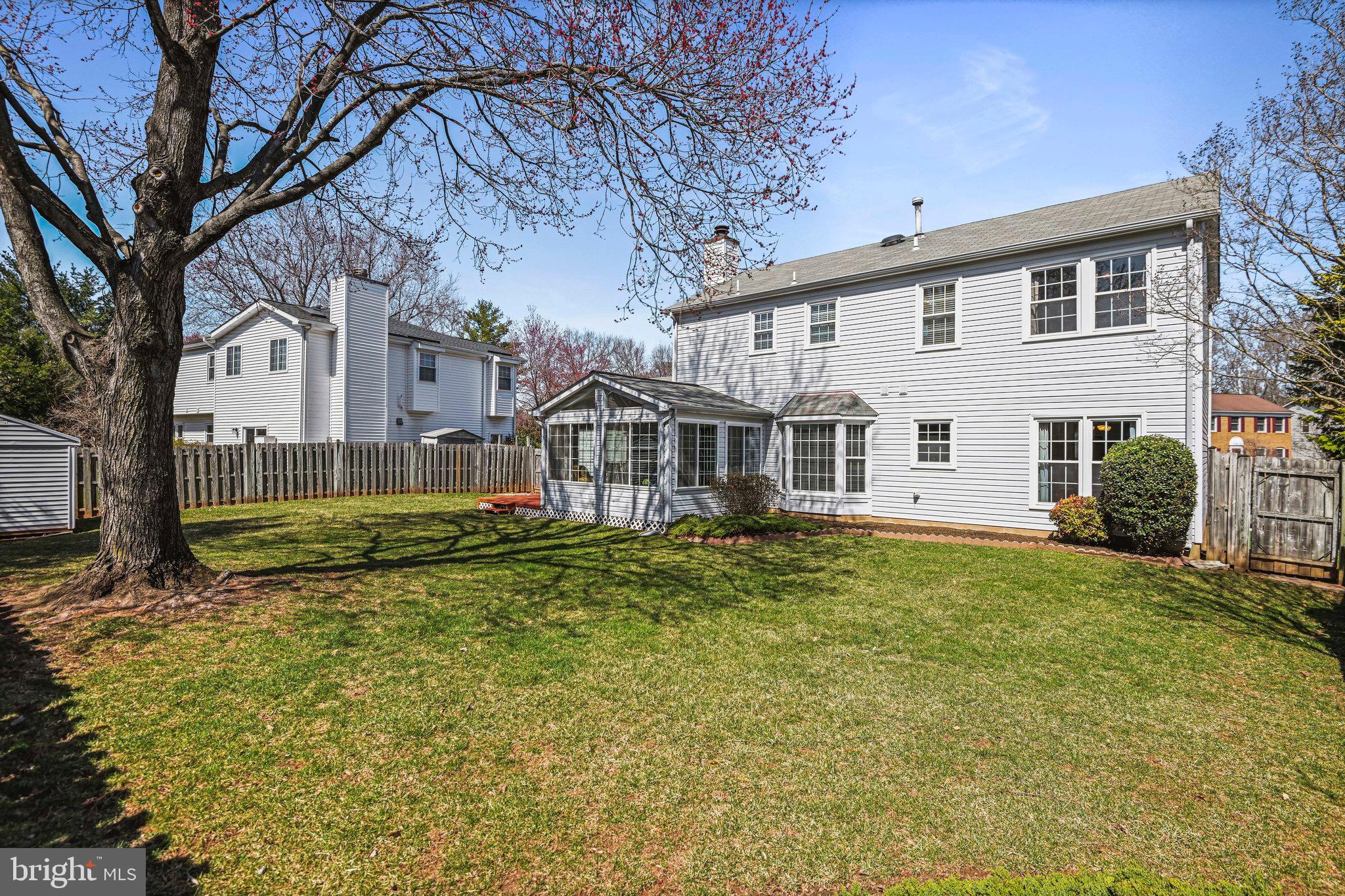 14527 William Carr Ln