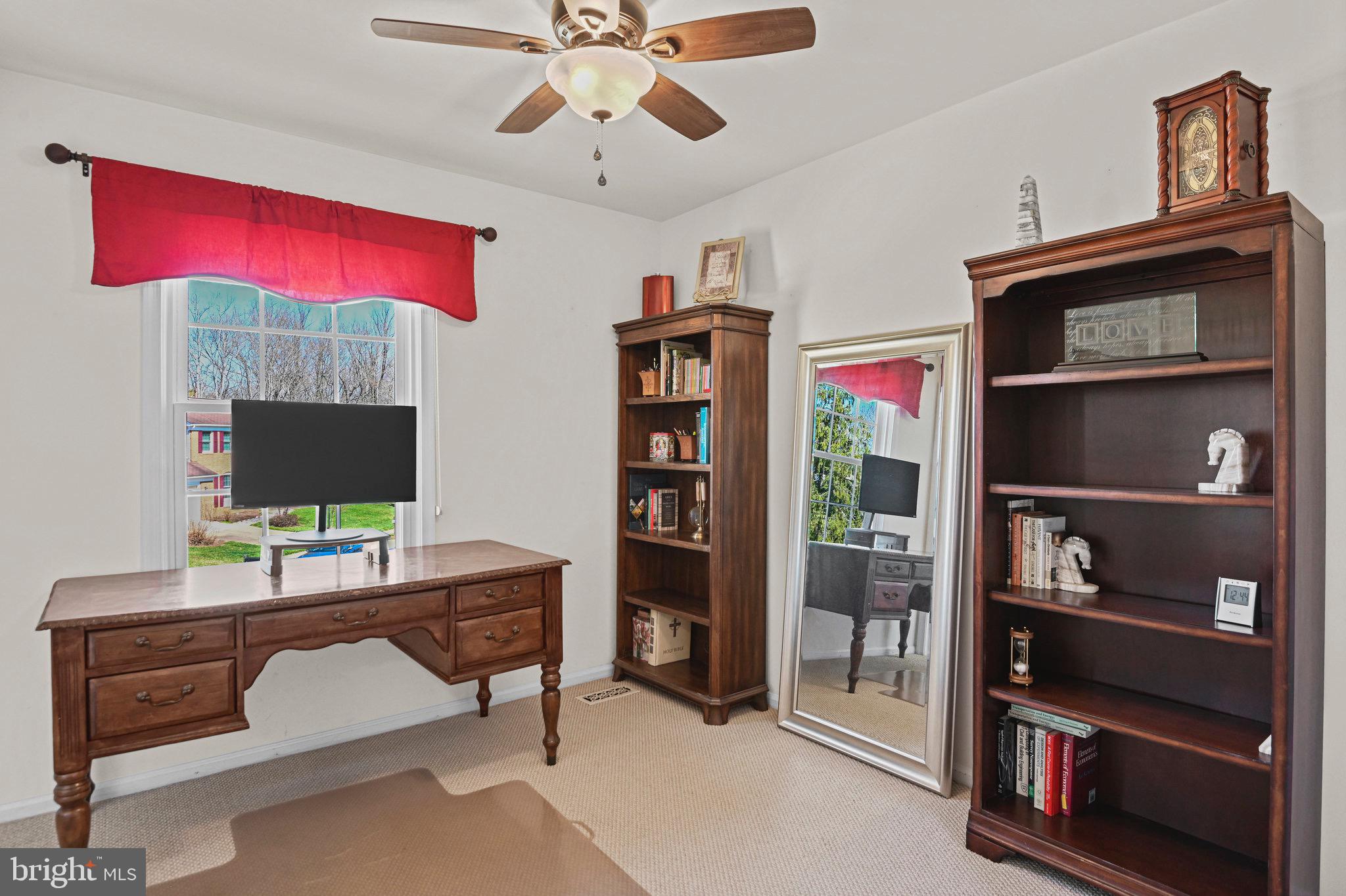 14527 William Carr Ln