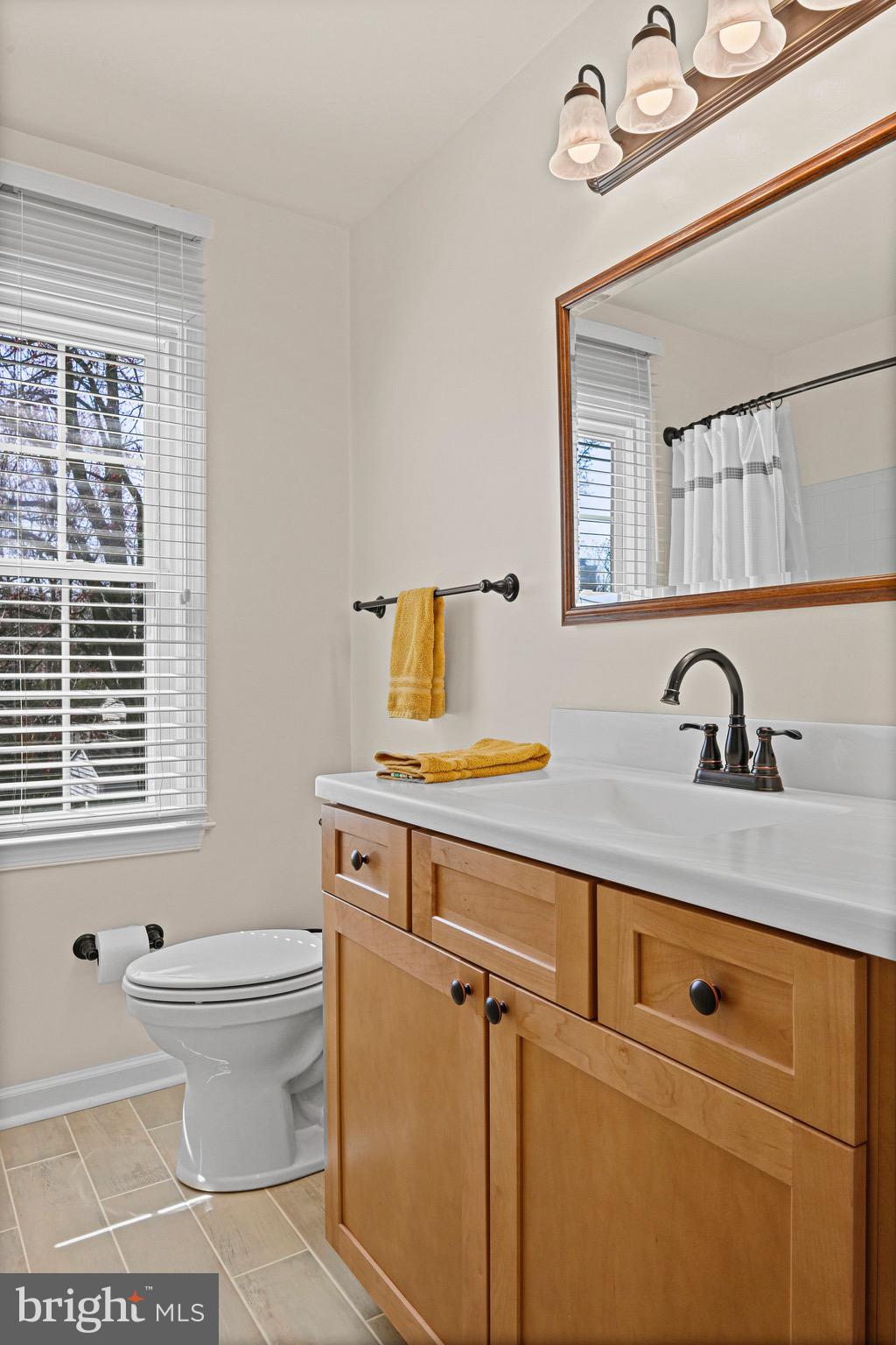 14527 William Carr Ln