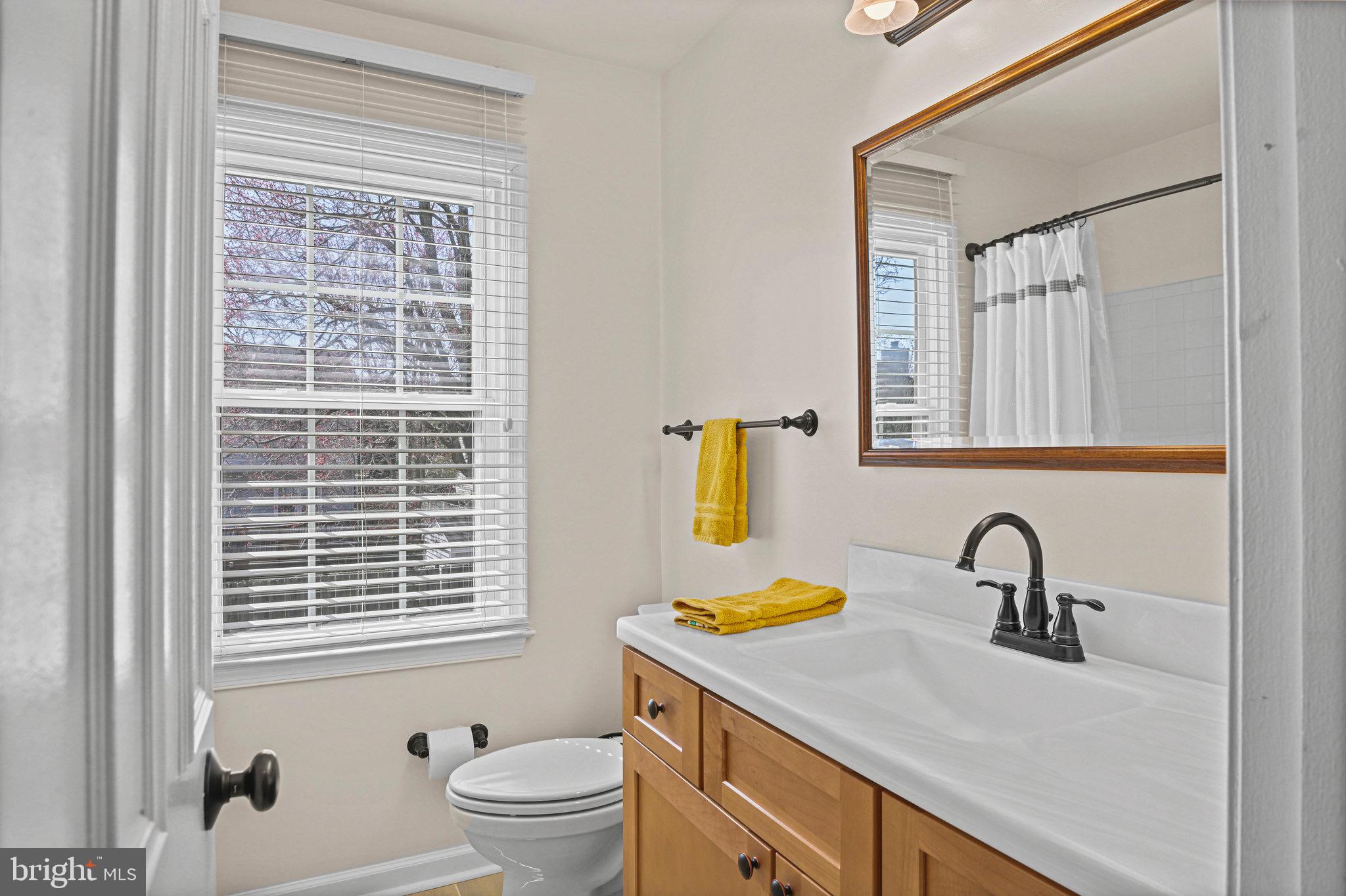 14527 William Carr Ln