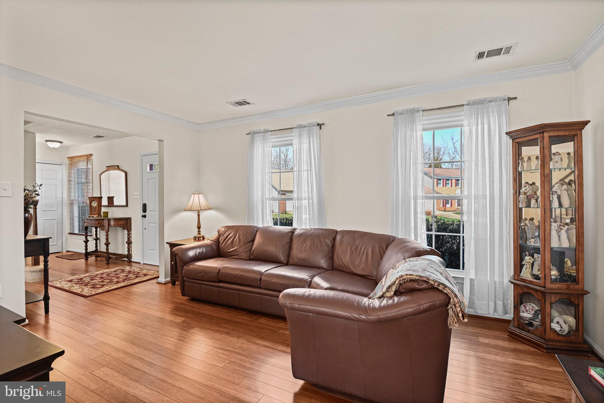 14527 William Carr Ln