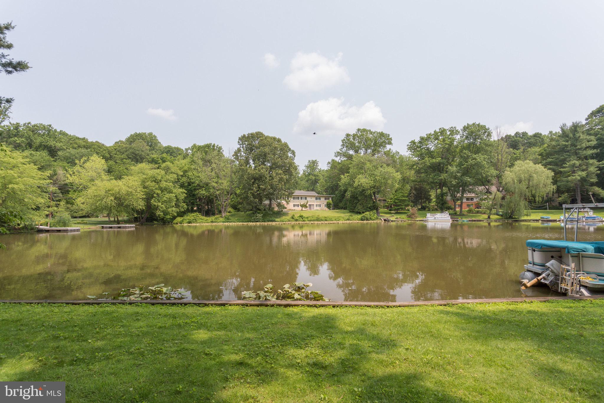 6427 Lakeview Dr
