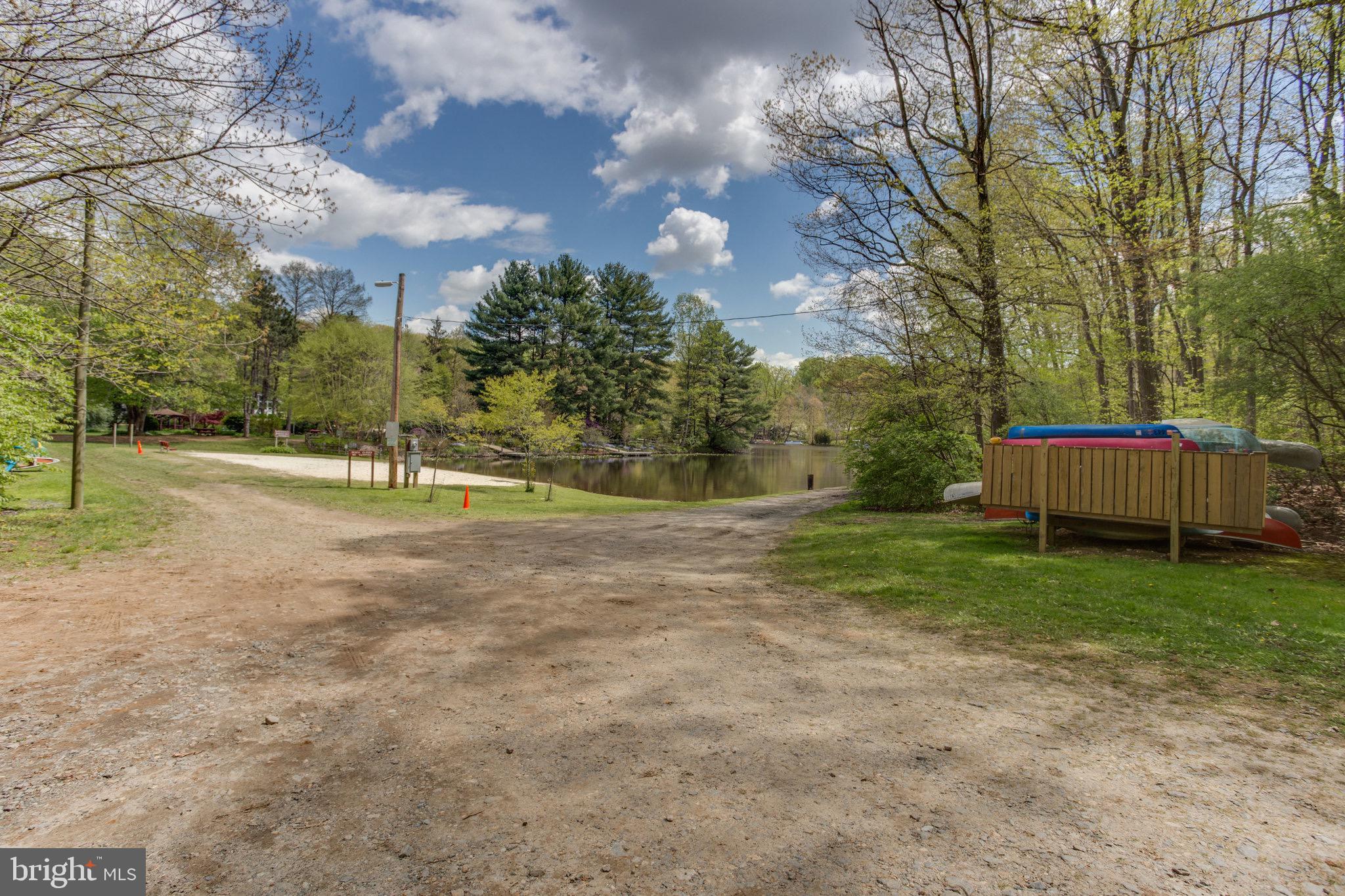 6427 Lakeview Dr